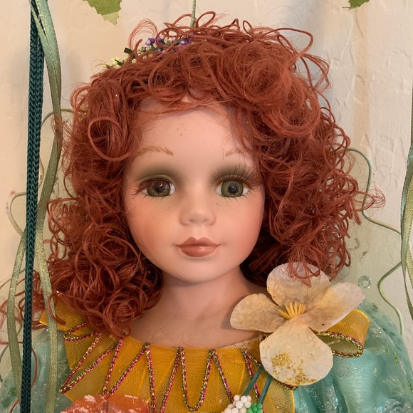 CATHAY COLLECTION GORGEOUS LIMITED EDITION PORCELAIN SWINGING FAIRY DOLL - Picture 2 of 8